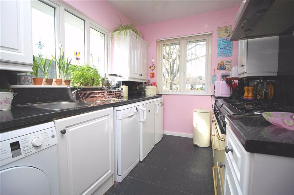 Dale View, Hove, East Sussex 4 bed detached bungalow £550,000