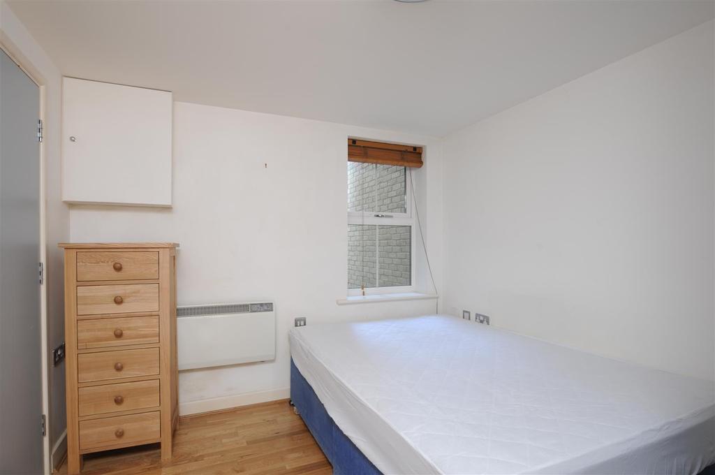 Marlborough Road 1 bed property £1,020 pcm (£235 pw)