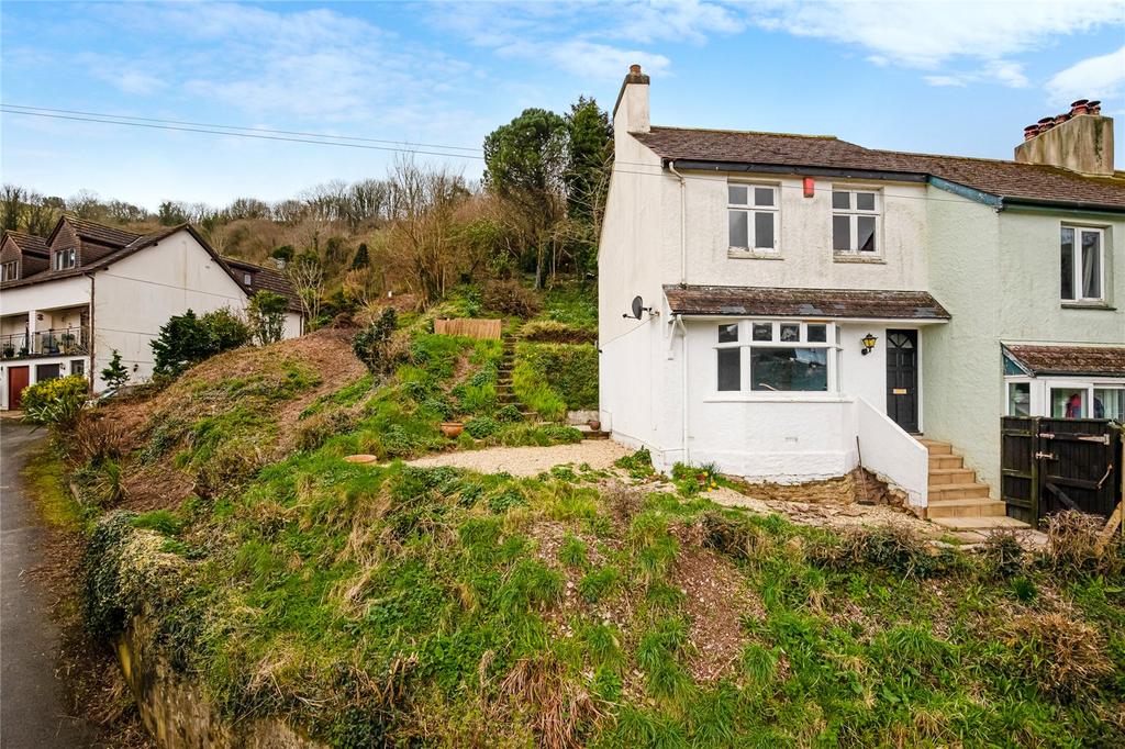 Victoria Road, Dartmouth, Devon, TQ6 2 bed end of terrace house £300,000