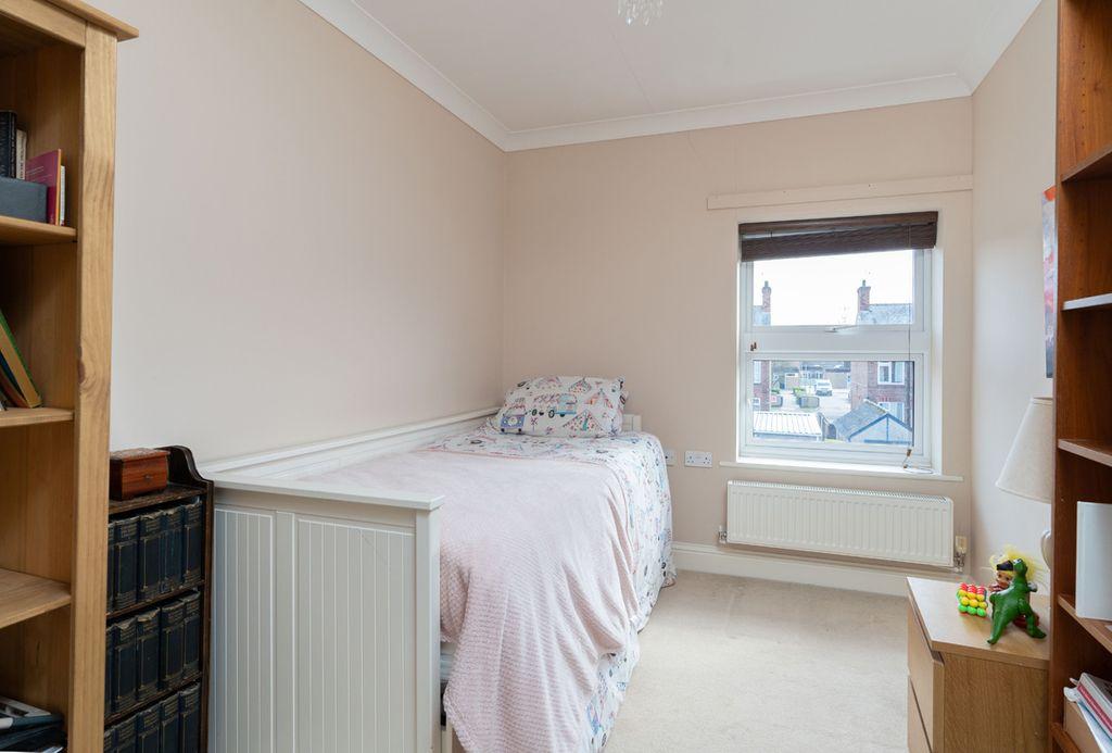 Bedroom 5 (Double)