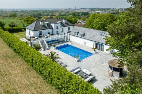6 bedroom detached house for sale, Le Vier Mont, Grouville, Jersey. JE3 9DS