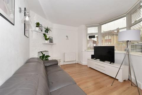 49 Homestead Road, Caterham, CR3 5RN