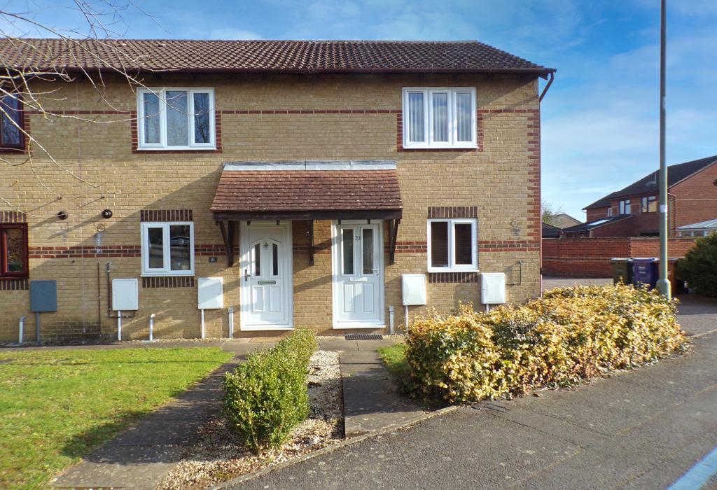 Spruce Drive, Bicester, Oxfordshire 2 bed end of terrace house £285,000