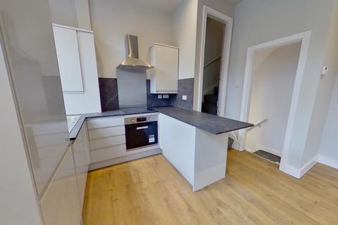 3 bedroom house to rent, Victoria Road, Kirkstall, Leeds