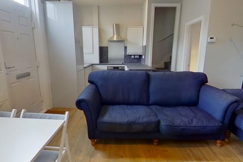 3 bedroom house to rent, Victoria Road, Kirkstall, Leeds