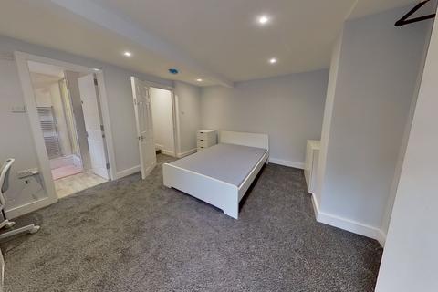 3 bedroom house to rent, Victoria Road, Kirkstall, Leeds