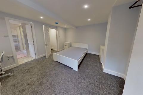 3 bedroom terraced house to rent, Victoria Road, Kirkstall, Leeds, West Yorkshire