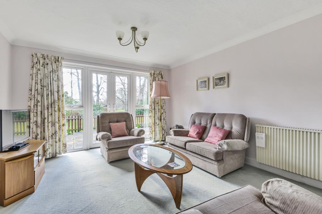 Bagshot Road, Ascot, SL5 2 bed terraced bungalow £1,350 pcm (£312 pw)