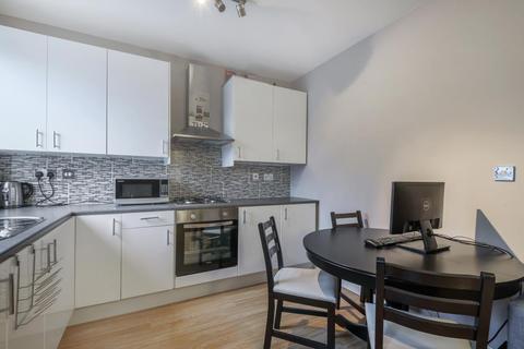 5b Spur Road, Isleworth, TW7 5BD