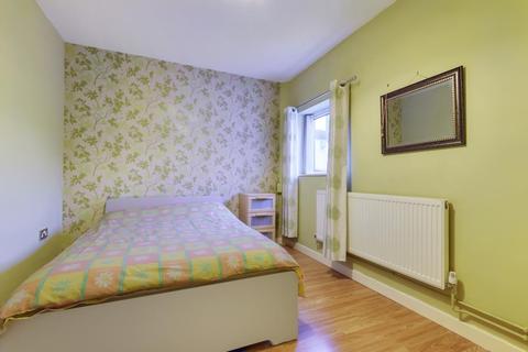 5b Spur Road, Isleworth, TW7 5BD