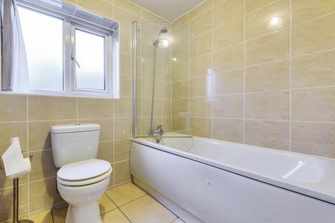 5b Spur Road, Isleworth, TW7 5BD