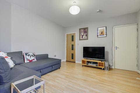 5b Spur Road, Isleworth, TW7 5BD