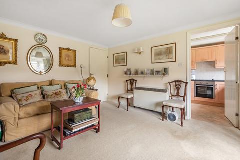 18 Ellingham Close, Alresford, SO24 9EY