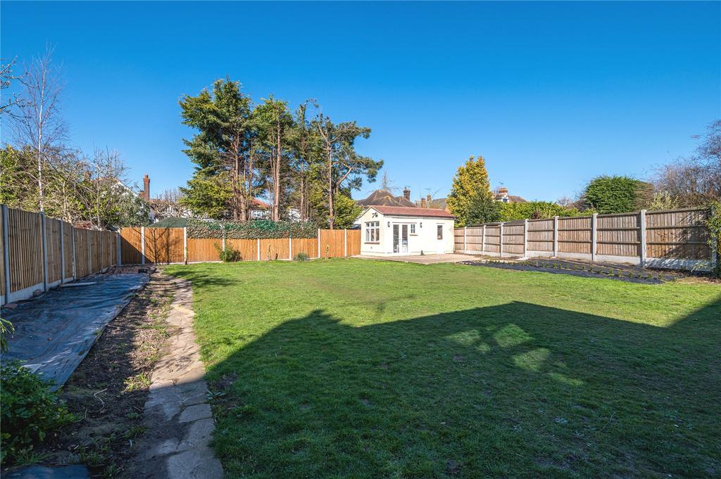 Fermoy Road, Thorpe Bay, SS1 4 bed detached house £950,000