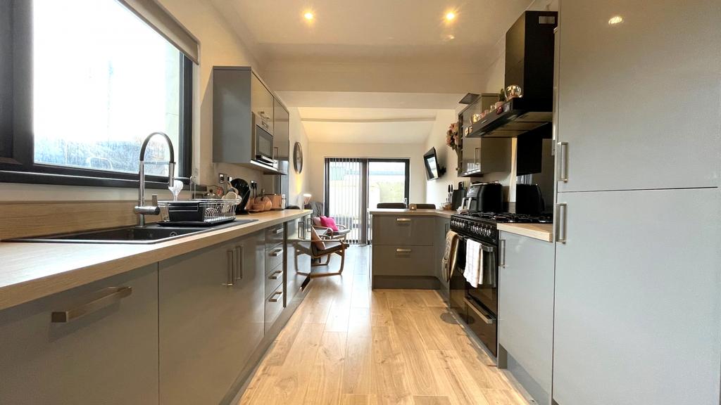 Meadow Street, Cwmavon, Port Talbot... 2 bed end of terrace house £