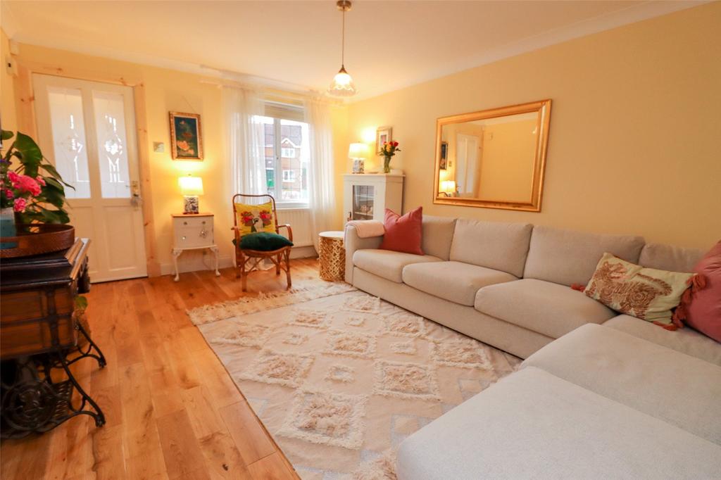 Craigs Crescent, Rumford, FK2 3 bed detached house £205,000