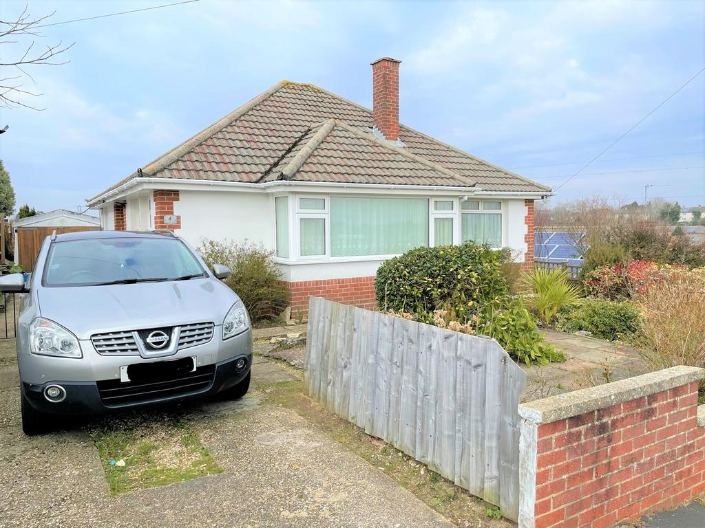 Monkton Crescent, Poole BH12 2 bed detached bungalow £345,000