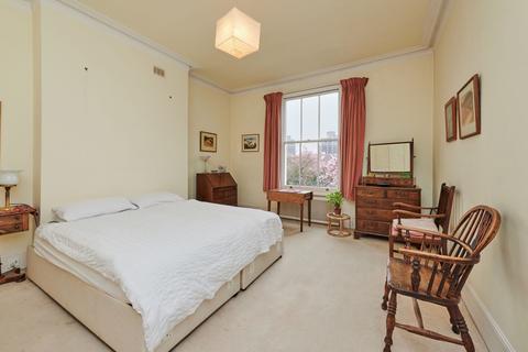 21 Woodlands Road, London, SW13 0JZ