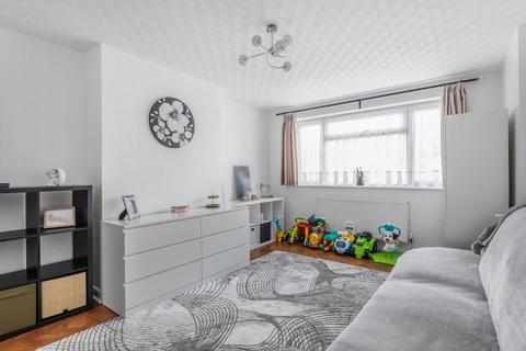 1 Malcolm Court, Stanmore, HA7 4HN
