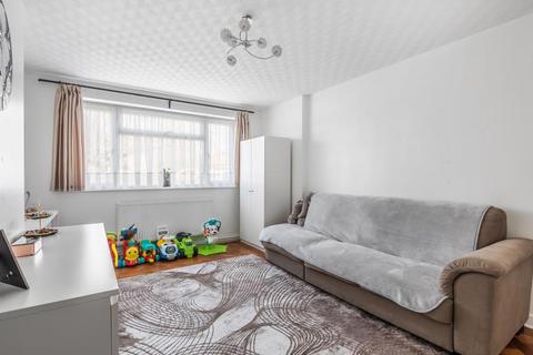 1 Malcolm Court, Stanmore, HA7 4HN