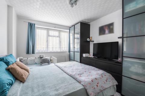 1 Malcolm Court, Stanmore, HA7 4HN