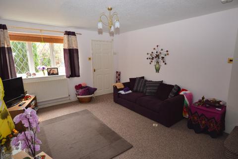 2 bedroom semi-detached house to rent, Osborne Close, Ettiley Heath, Sandbach, CW11