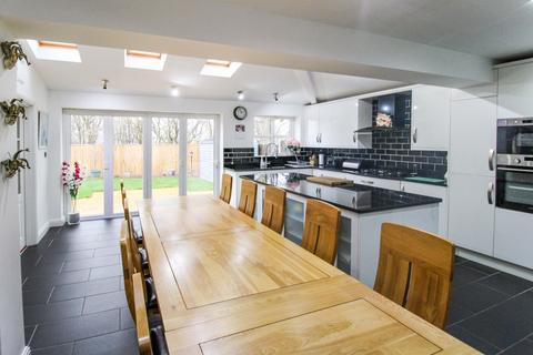 4 bedroom detached house for sale - Dell Road, Rochdale, OL12