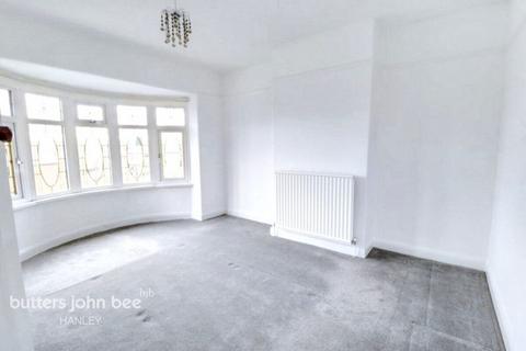 3 bedroom semi-detached house to rent, The Coppice, Stoke-on-trent