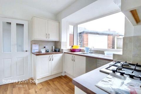 3 bedroom semi-detached house to rent, The Coppice, Stoke-on-trent