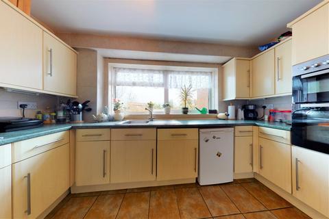 28 Epple Road, Birchington, CT7 9AX