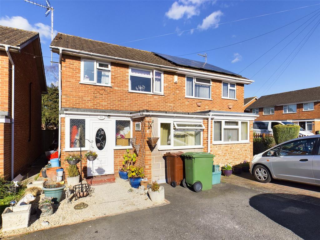 Beaumont Drive, Cheltenham, Gloucestershire, GL51 3 bed semidetached house £290,000