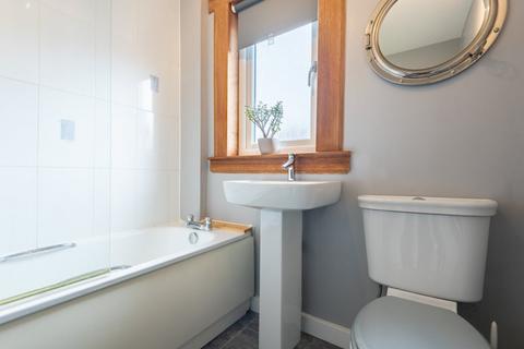 53 Clermiston Grove, Edinburgh, EH4 7DA