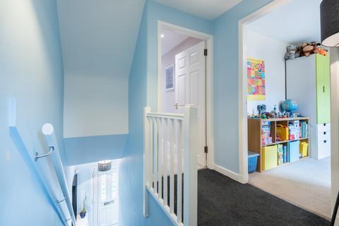 53 Clermiston Grove, Edinburgh, EH4 7DA