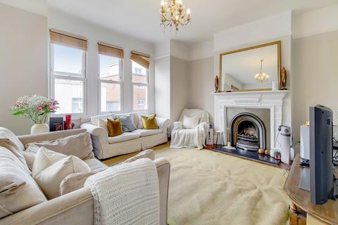 Latchmere Road, London, SW11
