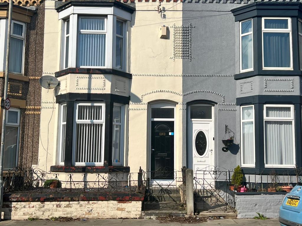 Clare Road, Bootle, Liverpool, L20 3 bed terraced house £650 pcm (£