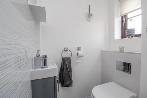 10 Gables Court, Dishforth, Thirsk, YO7 3LT