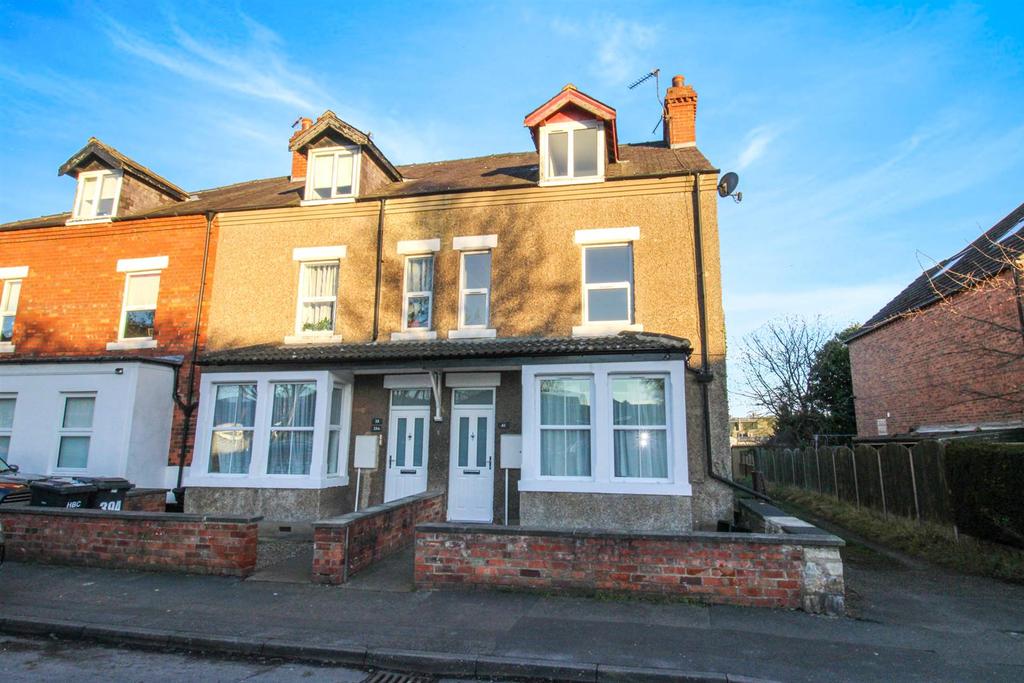 Bondgate Green Lane, Ripon, North Yorkshire 4 bed end of terrace house