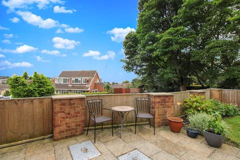 90 Aire Grove, Yeadon, Leeds, LS19 7TY