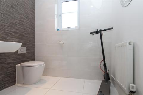 5 Eleanor Close, Bradford, BD10 0TZ