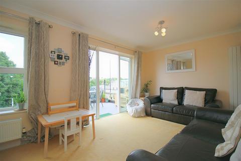 29 Edwin Avenue, Guiseley, Leeds, LS20 8QJ