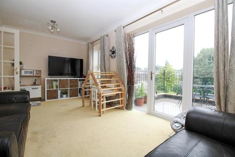 29 Edwin Avenue, Guiseley, Leeds, LS20 8QJ