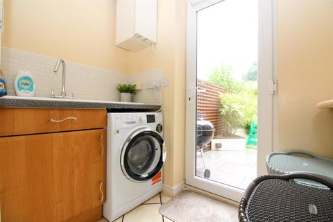 29 Edwin Avenue, Guiseley, Leeds, LS20 8QJ