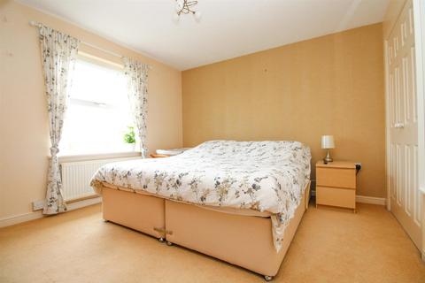 29 Edwin Avenue, Guiseley, Leeds, LS20 8QJ