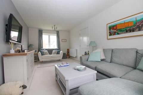 1 Eleanor Close, Bradford, BD10 0TZ