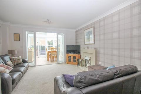 156 Otley Road, Guiseley, Leeds, LS20 8LZ