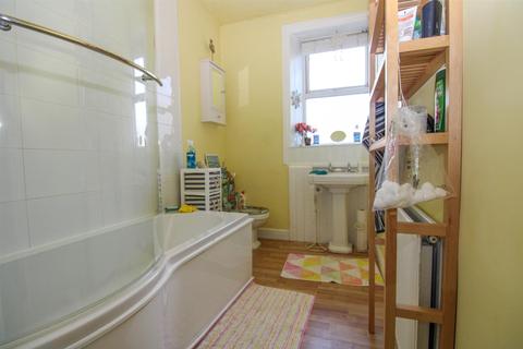 3 Carlton Mount, Yeadon, Leeds, LS19 7UZ