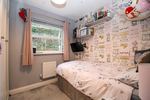 182 Apperley Road, Idle, Bradford, BD10 9TP