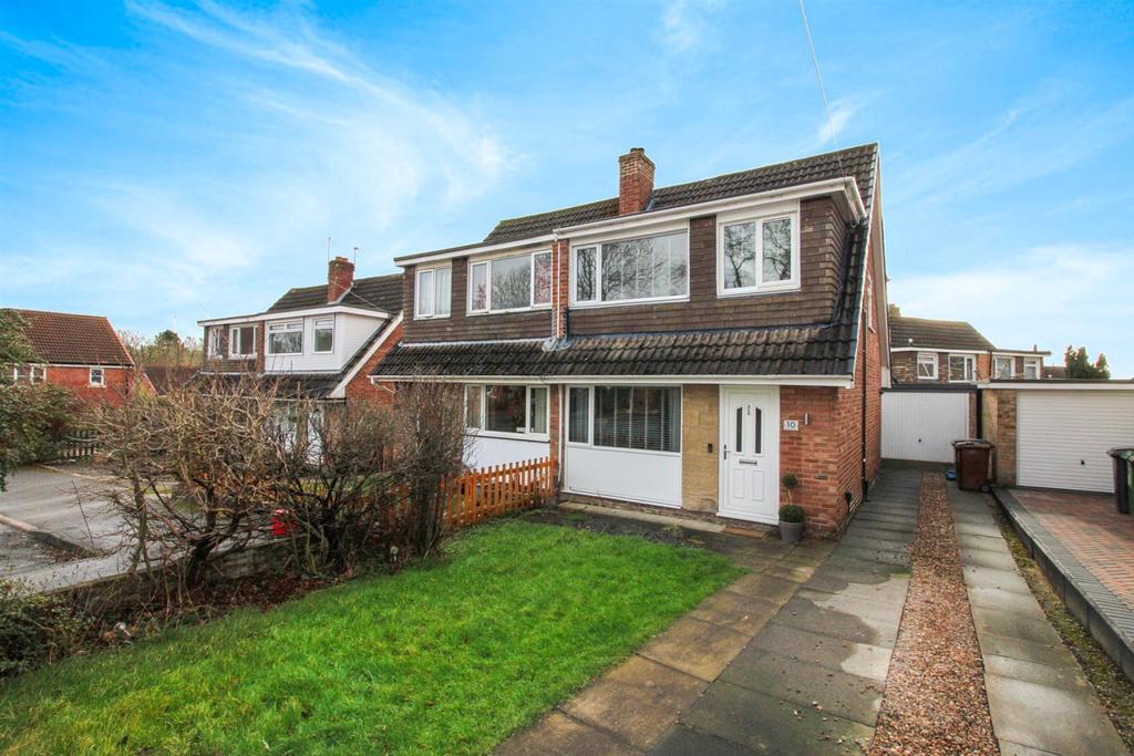 Greenlea Close, Yeadon, Leeds 3 bed semidetached house £249,950