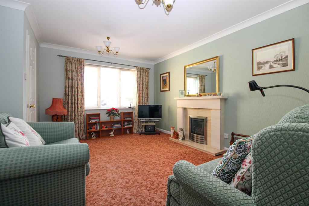 Crofters Lea, Yeadon, Leeds 4 bed detached house £399,950