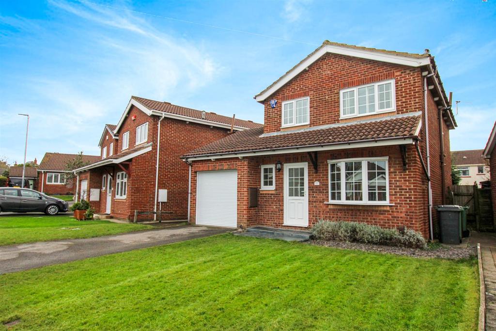 Moorfield Croft, Yeadon, Leeds 4 bed detached house for sale £375,000